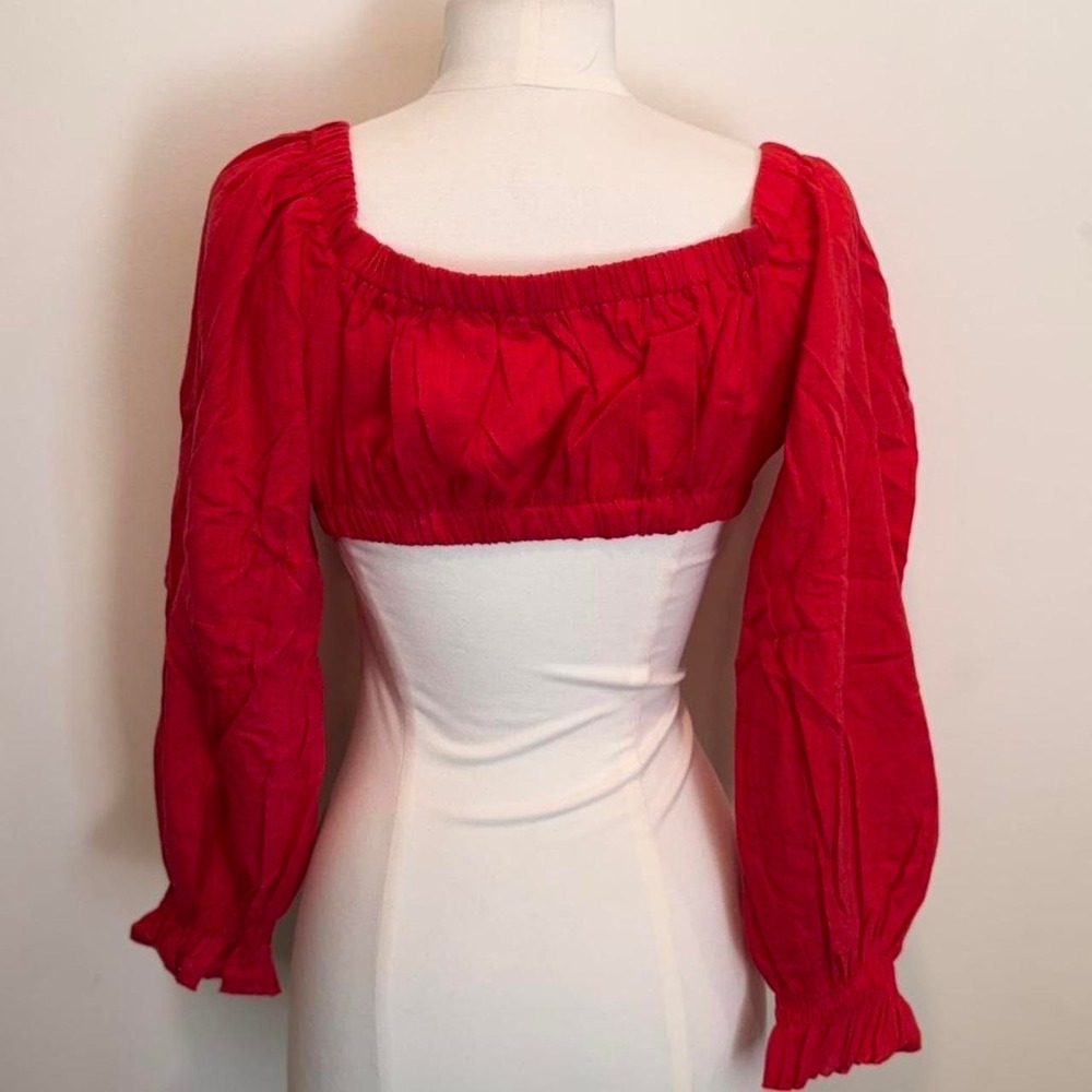 Red Ruched Tie-Front Crop Top‎ - Picture 2 of 2